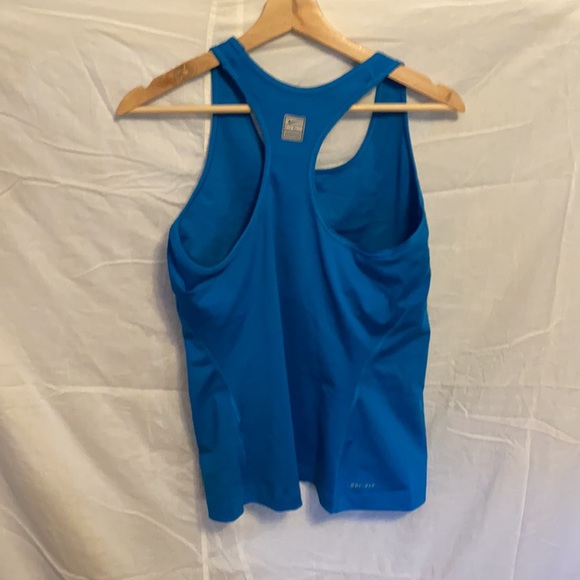 Nike pro compression tank top built in bra - Picture 2 of 5